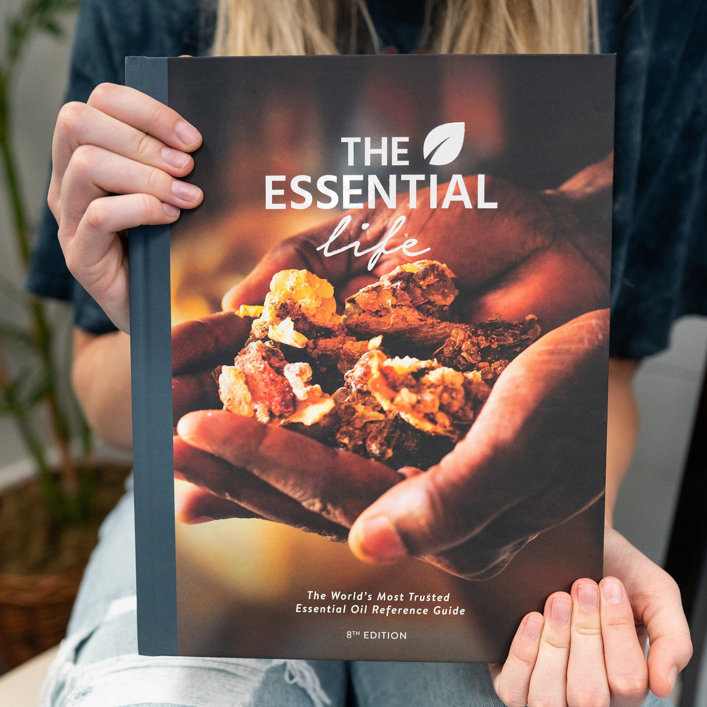The Essential Life Book 8th Edition - Oil Life Canada - Canada's Best Essential Oil Supplies