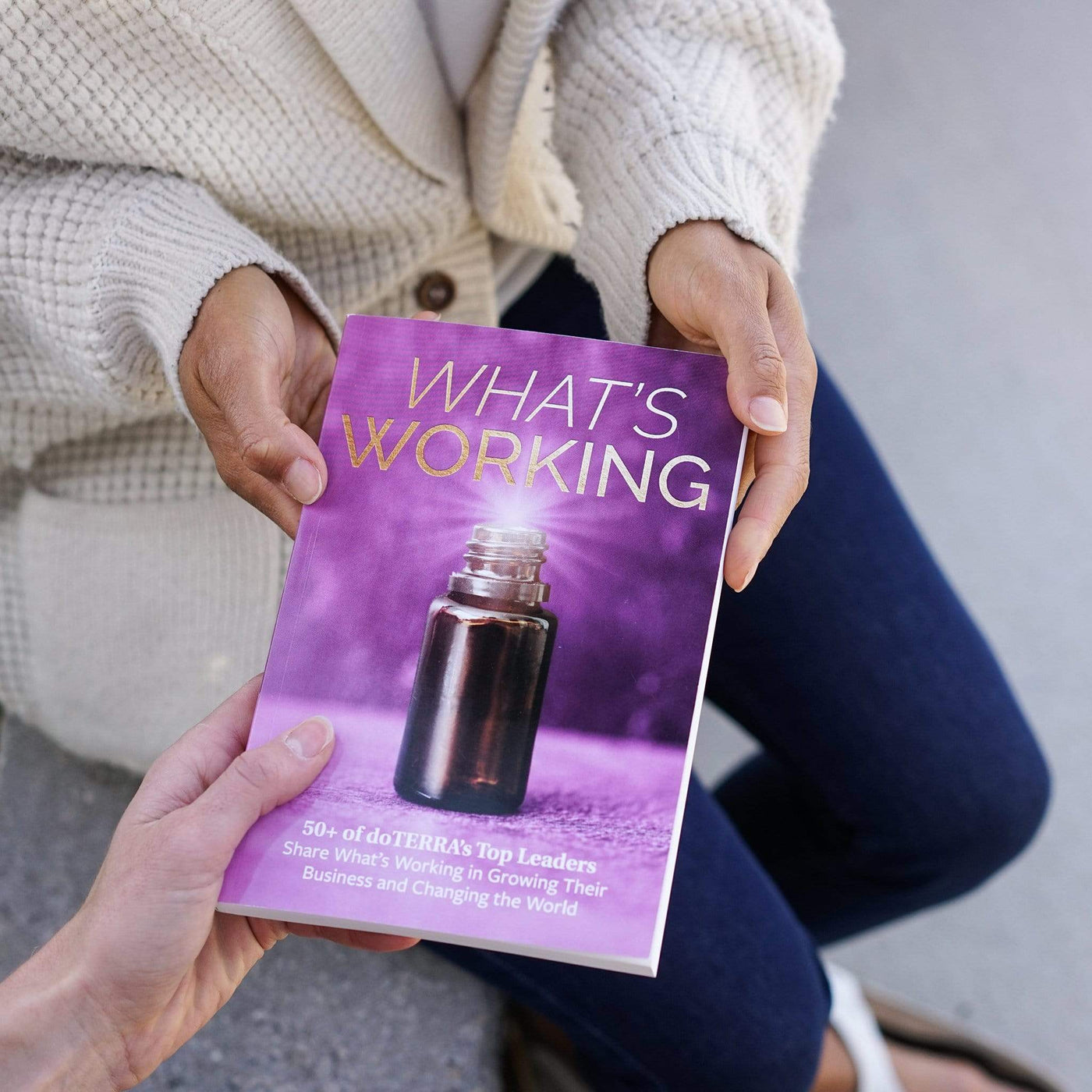 What's Working Book - Oil Life Canada - Canada's Best Essential Oil Supplies